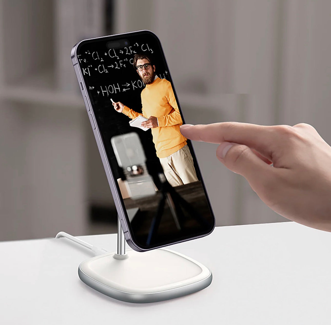 Swan MagSafe Charger Stand™